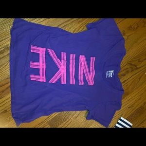 nike t-shirt